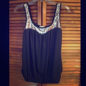 Dark grey tank top fits M
