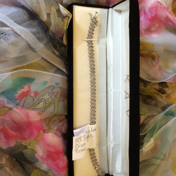 Stunning tennis bracelet 7 3/4" - Picture 2 of 4