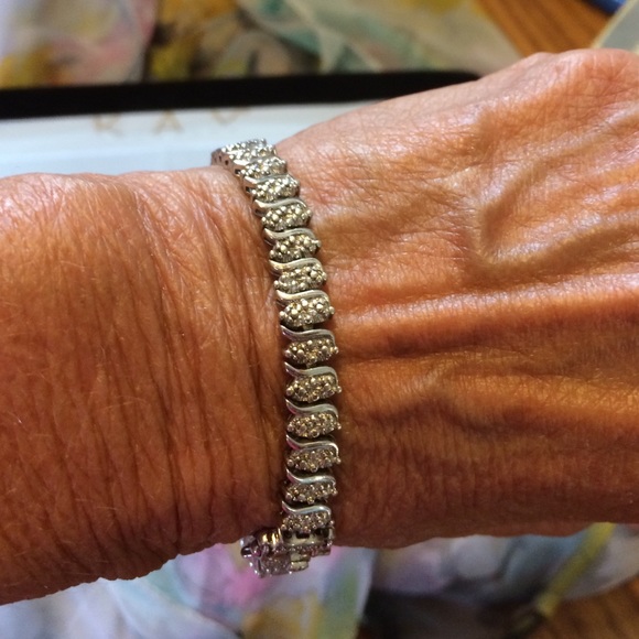 Stunning tennis bracelet 7 3/4" - Picture 4 of 4