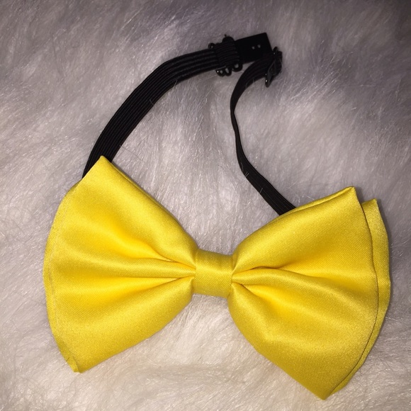 Yellow bow tie!🎀