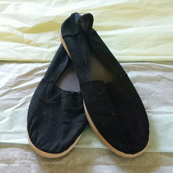 No lace shoes