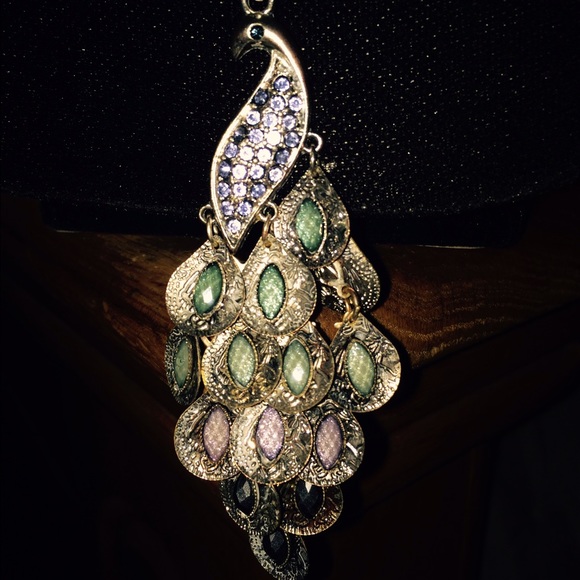 💥NEW LISTING💥 Long peacock necklace