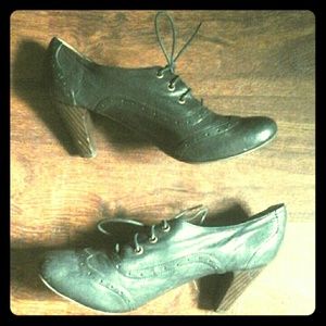 Crown Vintage Leather Oxford Heeled Booties