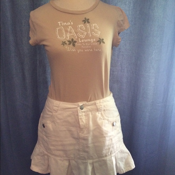 Tina's Oasis tee - Picture 2 of 3