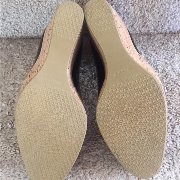 Black patent leather Stuart Weitzman wedges. - Picture 4 of 4