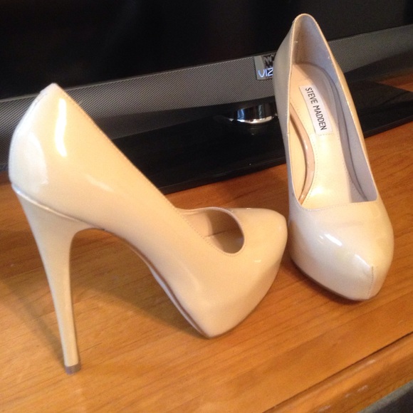 Steve Madden nude pumps (Yasmin)