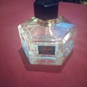 Gucci Flora perfume