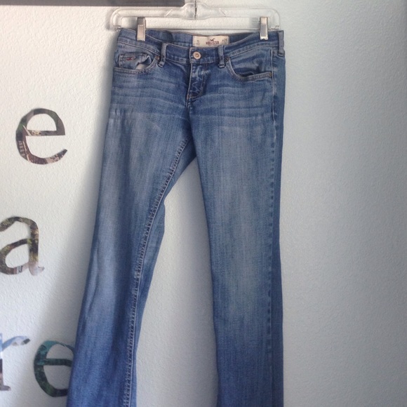 Hollister jeans, worn only once. Very flattering