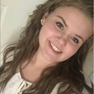 Meet your Posher, Jolie