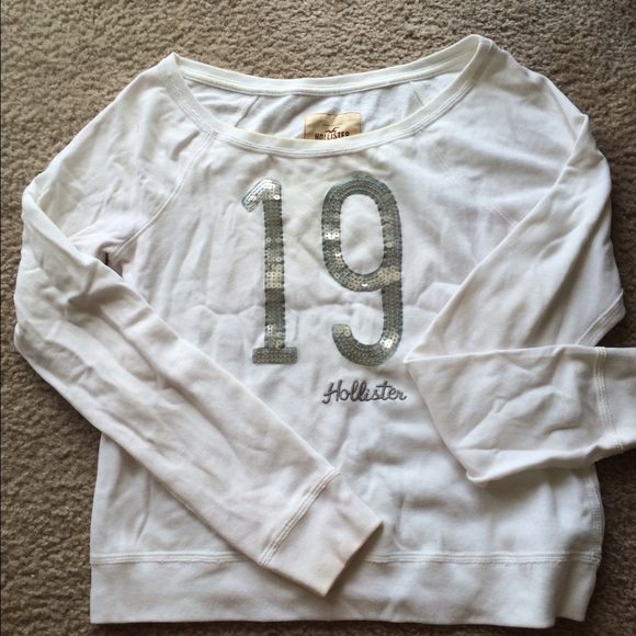 White hollister sweater