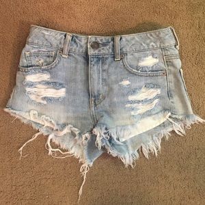 | American Eagle | light wash high waisted shorts
