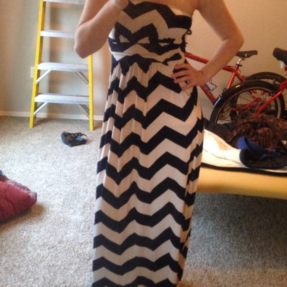 Chevron Maxi dress, navy blue/white.