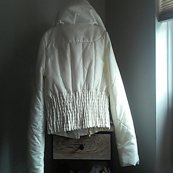 House of Dereon white jacket - Picture 2 of 3