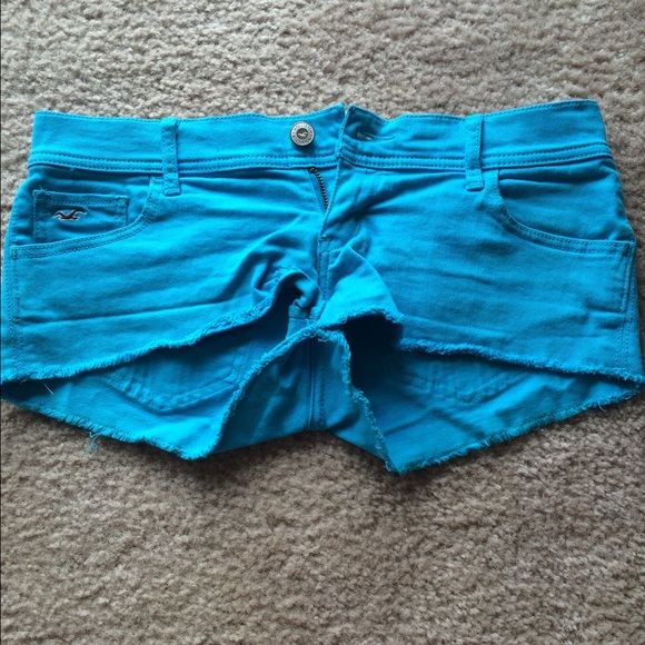 Blue size 5 hollister shorts. Never worn, like new
