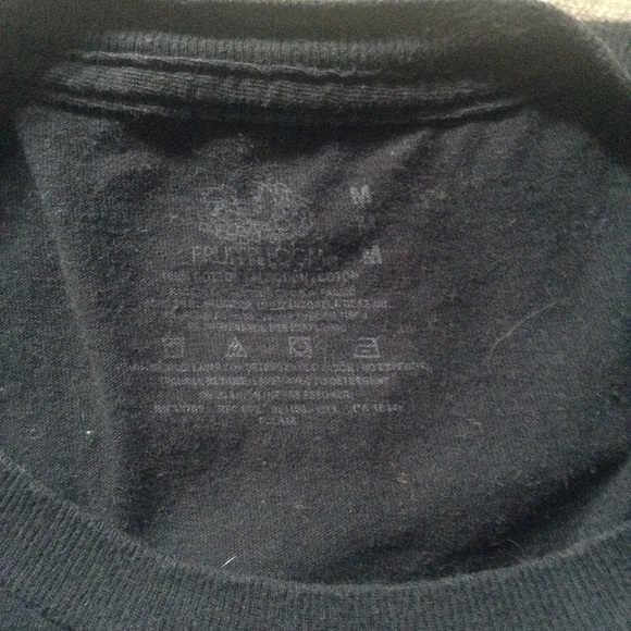 Plain black -Tshirt - Picture 2 of 2