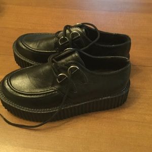 Size 8 creeper shoe