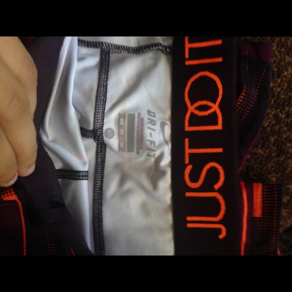 SOLD Nike Long Capris Running XS SOLD - Picture 4 of 4