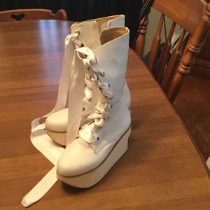 Size 7.5 rocking horse boot