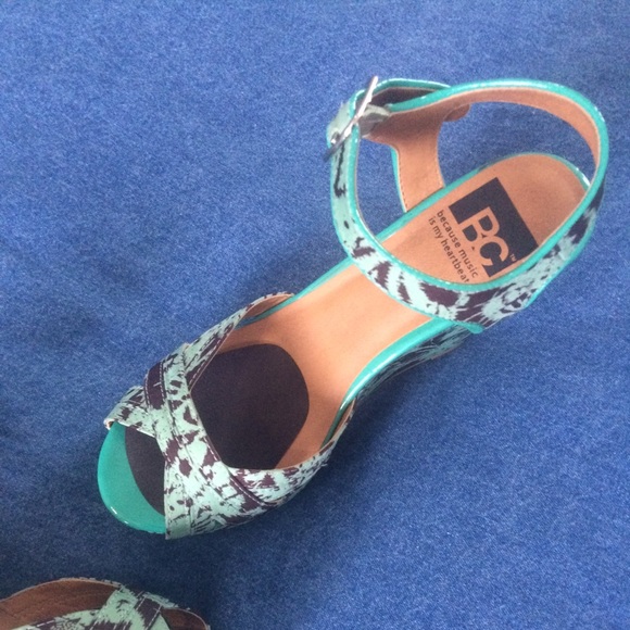 Platforms - Picture 2 of 3