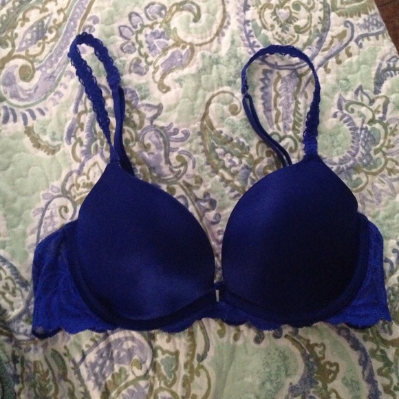 34B PINK Victoria's Secret bra