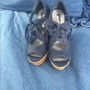 Cute blue lace up heel