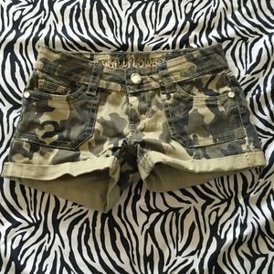 ⭐️2 FOR $8⭐️ Camo Shorts