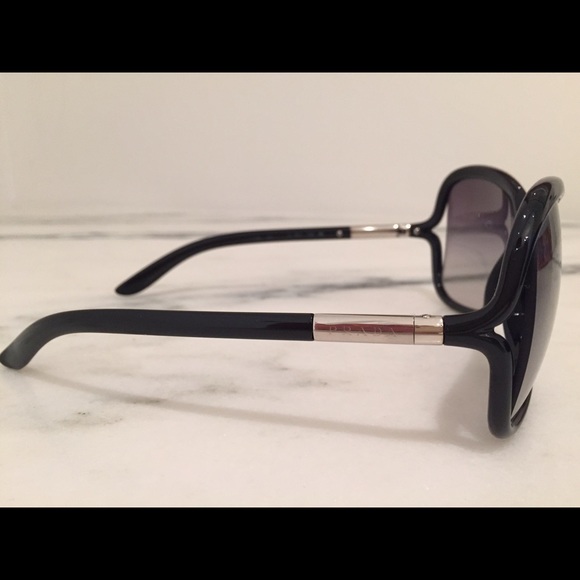 Prada sunglasses - Picture 2 of 4
