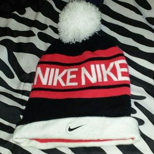Nike Pom Pom Hat