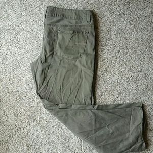 AE Artist Twill Crop