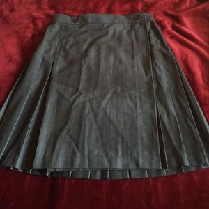 American Apparel gray pleated skirt