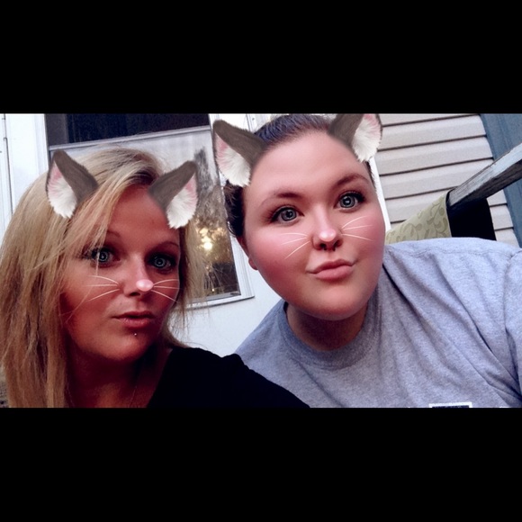 ๐ Meet your posher! ๐ - Picture 5 of 5