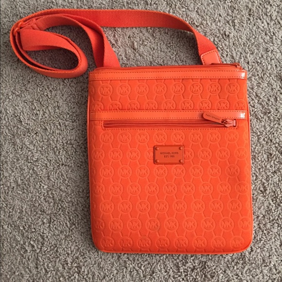 Michael Kors Handbags - Michael Kors cross body Satchel Purse