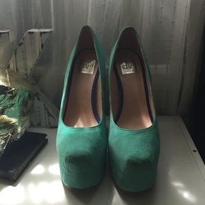 Dolce Vita mint green platform heels 8.5
