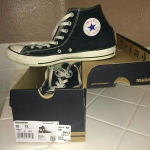 Black hightop converse