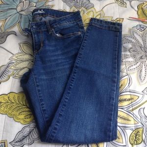 DONATING, LAST CHANCE          Aeropostale Jegging