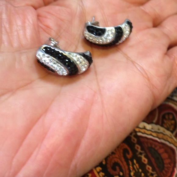 CHRISTMAS SALE AUTHENTIC DIAMOND EARRINGS - Picture 3 of 4