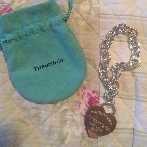 Return to Tiffany large heart bracelet.