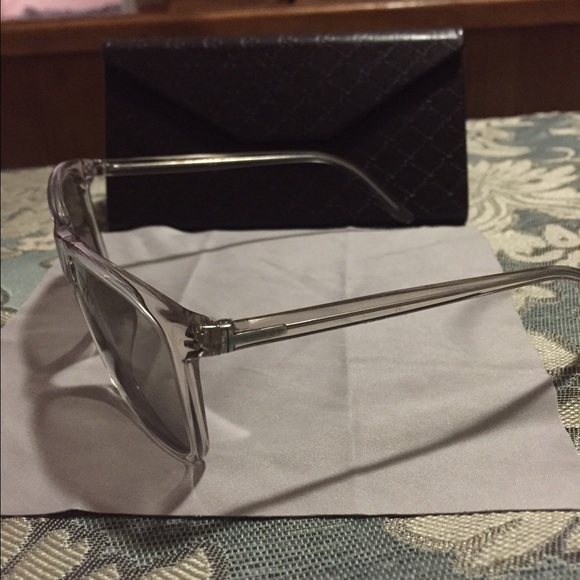 Women's Gucci Sunglasses - Picture 3 of 4