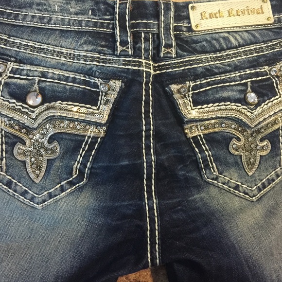 Brand new gold Kai !!! NWOT