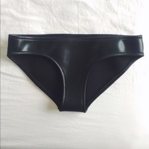 Black Triangl bottoms