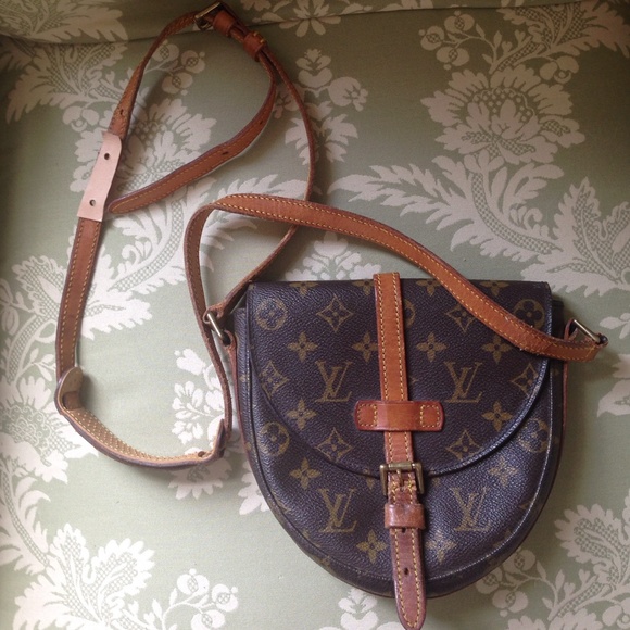 Authentic Louis Vuitton Shoulder Bag - Picture 3 of 4