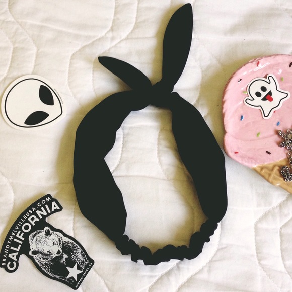 Brandy Melville Accessories - 😍Brandy Melville Bunny Ears Headband
