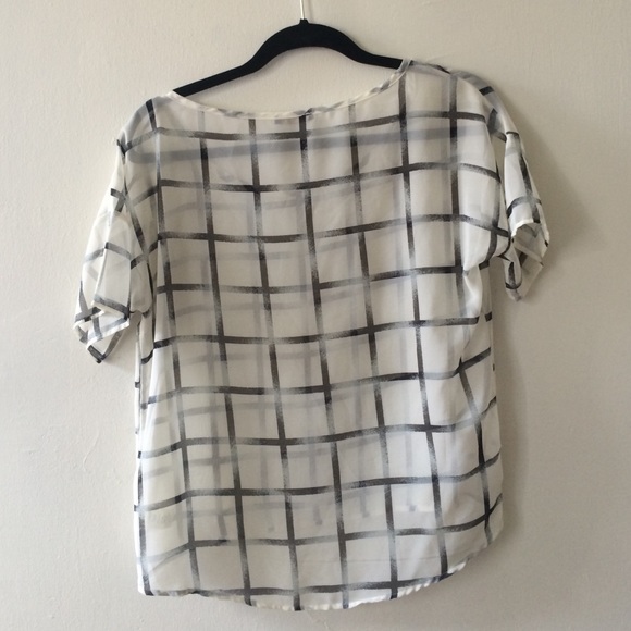 Grid pattern black and white sheer top - Picture 2 of 3