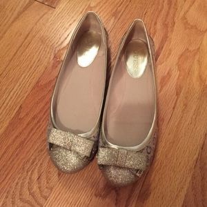 NWOT gold glitter GUESS brand flats
