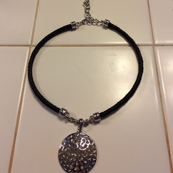 Choker necklace