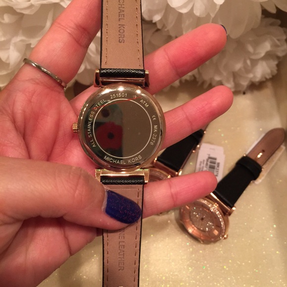 💖 Authentic MK Catlin Rosegold Crystal Watch 💖 - Picture 3 of 4