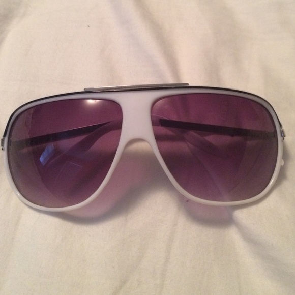 White aviator sunglasses