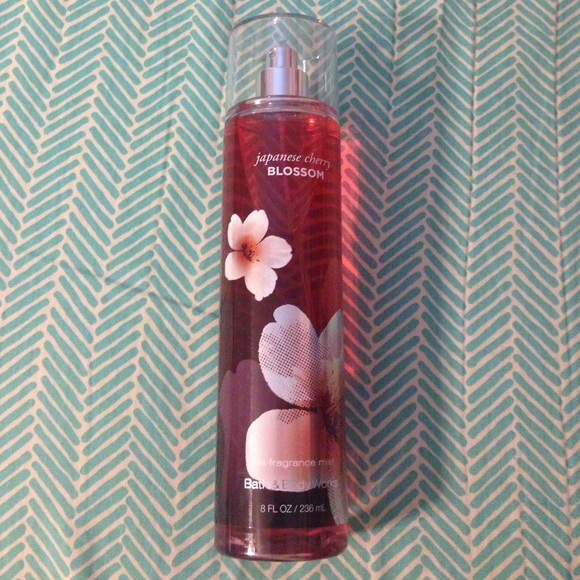 Bath&bodyworks Japanese cherry blossom spray