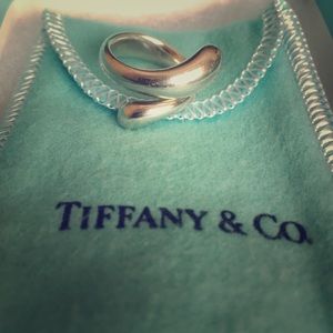 Tiffany & Co Authentic Elsa Peretti Teardrop Ring