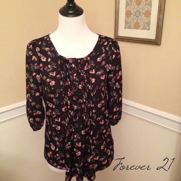 Forever 21 Tops - FOREVER 21 Floral Top